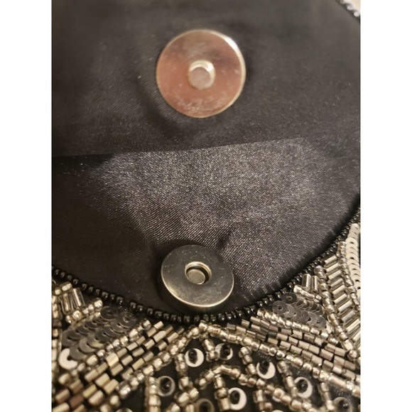 Charming Charlie RSVP Black & Silver Metallic Sequins/Beads Crossbody Purse - Picture 4 of 7